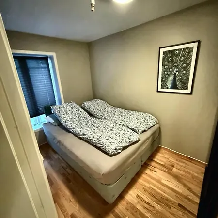 Cozy In Fjordgata, Centrally Located In